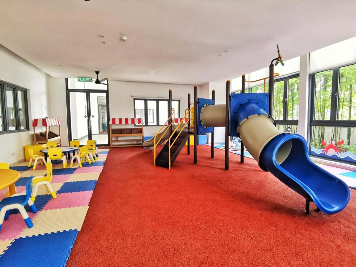 Yussy 2 Bedroom Sea View Condo At R&F Princess Cove Johor Bahru Exterior foto